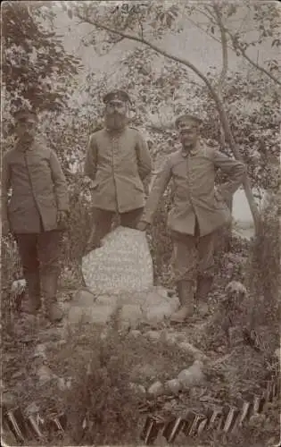 Foto Ak Deutsche Soldaten in Uniformen, Landwehr Ersatz Batl. 52, I WK