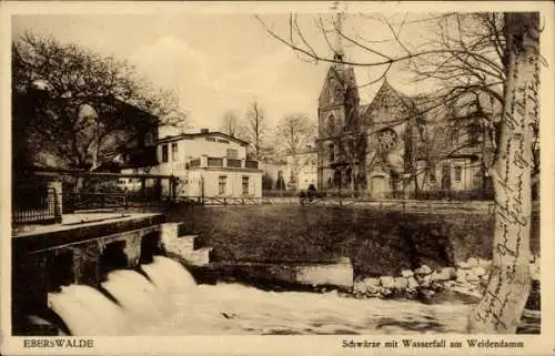 Ak Eberswalde in Brandenburg, Schwärze mit Wasserfall am Weidendamm, Kirche