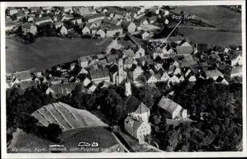 Ak Mainburg in Niederbayern, Totalansicht, Kirche, Fliegeraufnahme