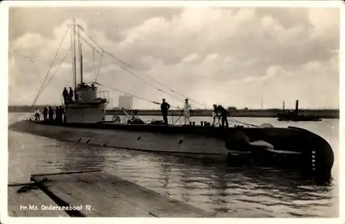 Ak Niederländisches U-Boot 12, Kriegsschiff
