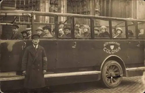 Foto Ak Stadtrundfahrt, Auto, Touristen, Autorundfahrt Colonia