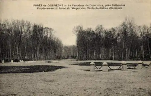 Ak Compiègne Oise, Le Carrefour de l'Armistice, Emplacement du Wagon des Plenipotentiaires allemands