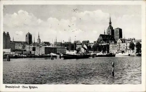 Ak Stralsund in Vorpommern, Teilansicht, Hafen, Kirchturm