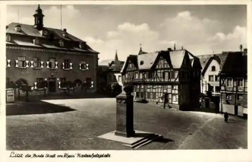 Ak Linz am Rhein, Kastenholzplatz, Denkmal, Fachwerkhäuser