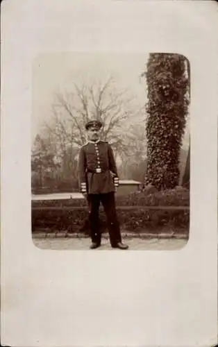 Foto Ak Deutscher Soldat in Uniform, Portrait