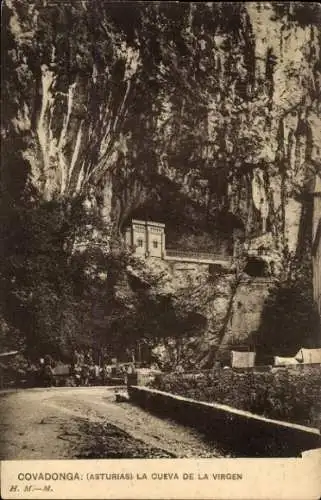 Ak Covadonga Asturias, Die Höhle der Jungfrau