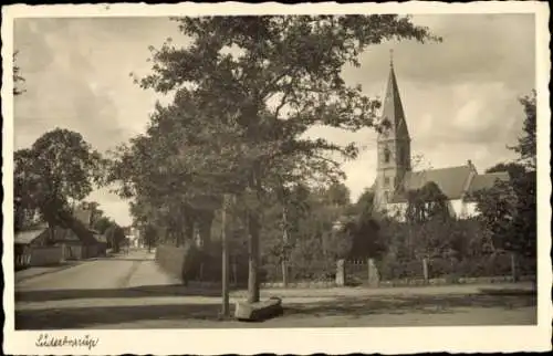 Ak Süderbrarup in Schleswig Holstein, Straßenpartie, Kirche