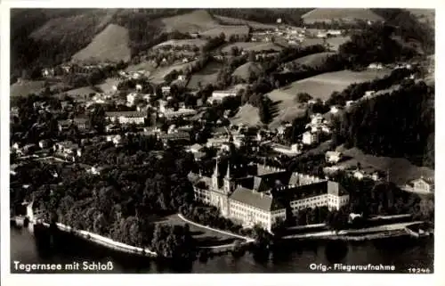 Ak Tegernsee in Oberbayern, Schloss, Fliegeraufnahme