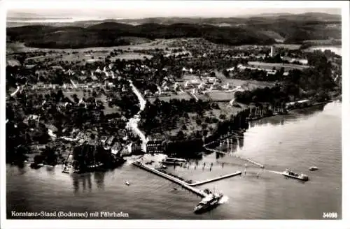 Ak Staad Konstanz am Bodensee, Fährhafen, Fliegeraufnahme