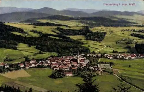 Ak Hauzenberg im bayrischen Wald, Blick auf den Stadtkern mit Kirche