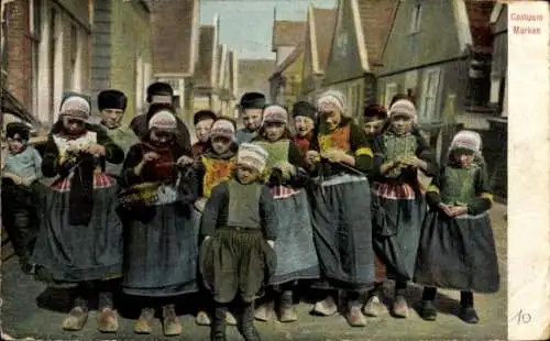 Ak Marken Nordholland Niederlande, Gruppenbild von Kindern in Trachten