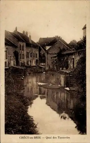 Ak Crécy en Brie Crécy la Chapelle Seine et Marne, Quai des Tauneries, Wohnhäuser