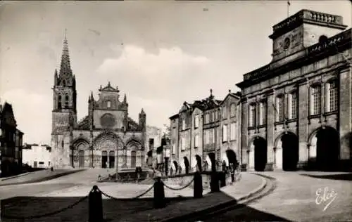 Ak Bazas Gironde, Kathedrale, Platz, Rathaus