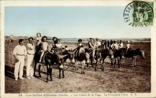 Ak Les Sables d'Olonne Vendée, Les Plaisirs de la Plage, La Promenade a anes