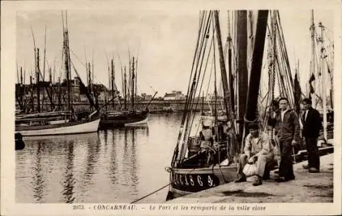 Ak Concarneau Finistère, Le Port et les remparts de la ville close