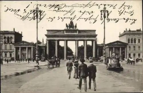 Ak Berlin Mitte, Brandenburger Tor, Straßenreinigungsfahrzeug der B. S. R.