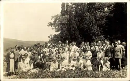 Foto Ak  Heidelberg am Neckar, Besuchergruppe am Schloss