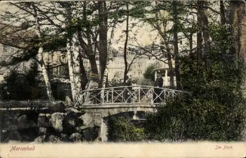 Ak Mariánské Lázně Marienbad Region Karlsbad, Park, Brücke