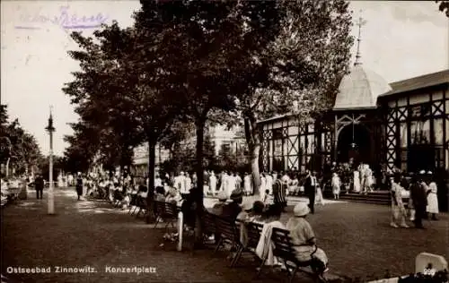 Ak Ostseebad Zinnowitz auf Usedom, Konzertplatz, Menschen