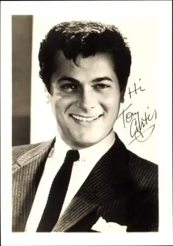 Foto Schauspieler Tony Curtis, Portrait im Anzug, Manche mögen's heiß