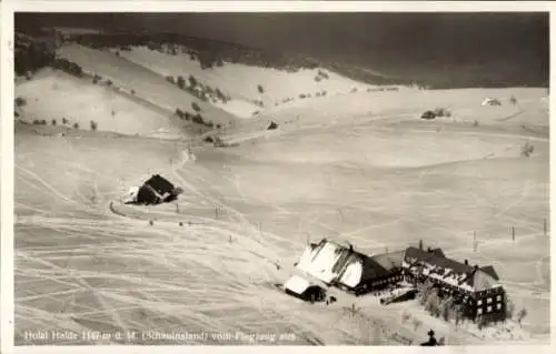 Ak Freiburg im Breisgau, Schauinsland, Fliegeraufnahme, Hotel Halde, Winter