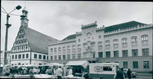 Foto Zwickau in Sachsen, Markt, Marktstände, Amtsgebäude