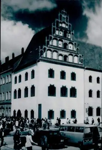 Foto Zwickau in Sachsen, Gebäude, Passanten, Autos