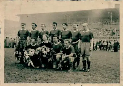 Foto Deutsche Fußballnationalmannschaft, Autogramme Seeler, Herberger, Walter