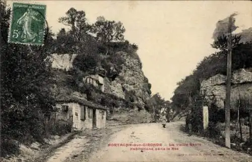 Ak Mortagne sur Gironde Charente Maritime, La vieille Route Habitations dans la Roc