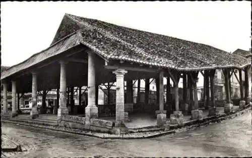 Ak Villebois-Lavalette, les Halles