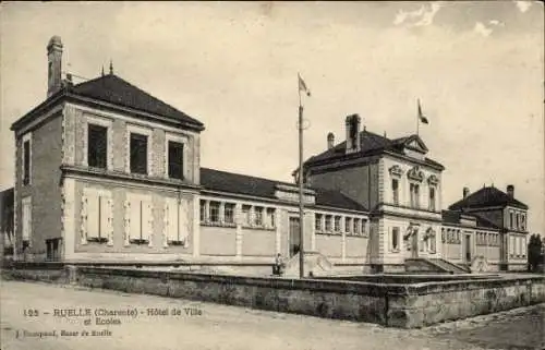 Ak Ruelle sur la Touvre Charente, Rathaus, Schulen