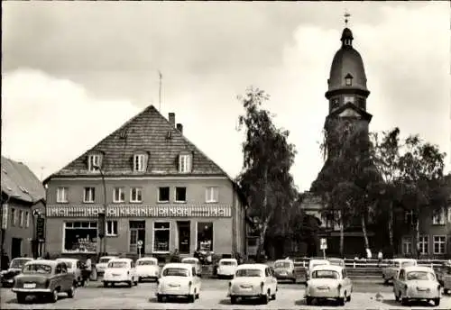 Ak Waren an der Müritz, Marktplatz, HO Geschäft 1000 Kleine Dinge, Kirche, Autos, Trabant