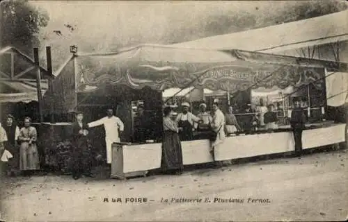 Ak A la Foire, la Pattisserie E. Pluviaux Pernot