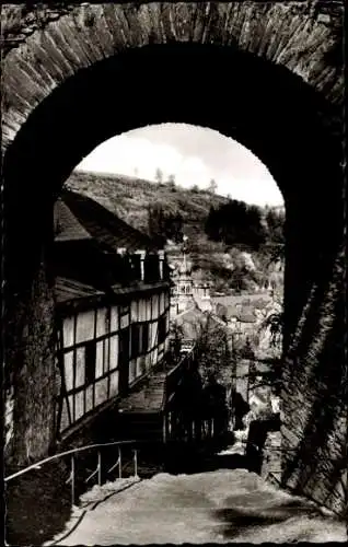 Ak Monschau Montjoie in der Eifel, Torbogen, Kirche, Häuser