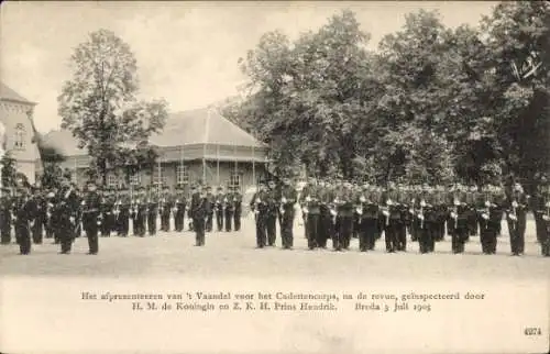 Ak Breda Nordbrabant, Präsentation von 't Vaandel für das Kadettenkorps