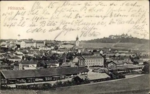 Ak Příbram Pibrans Mittelböhmen, Totale mit Bahnhof