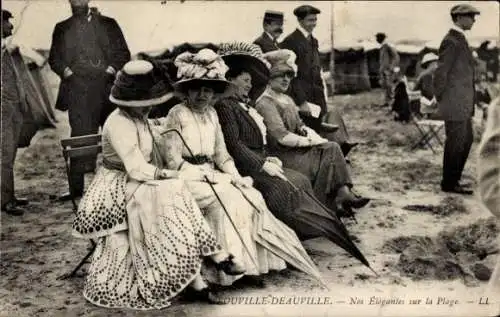 Ak Trouville Deauville Calvados, Nos Elegantes sur la Plage