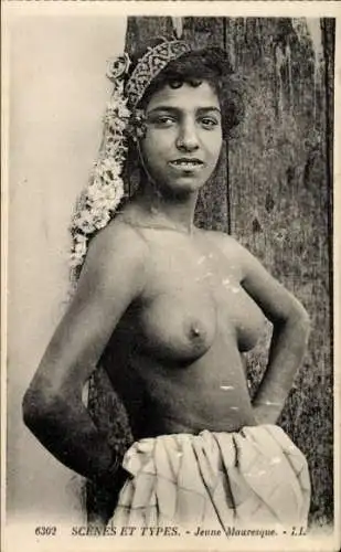 Ak Maghreb, barbusige Frau