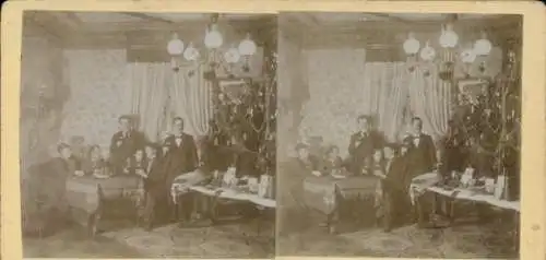 Stereo Foto Familie mit Weihnachtsbaum im Wohnzimmer