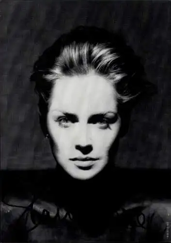 Ak Schauspielerin Sharon Stone, Portrait, Autogramm