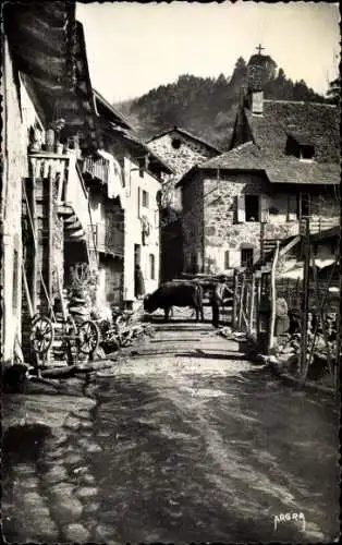 Ak Vic sur Cère Cantal, Maisons anciennes