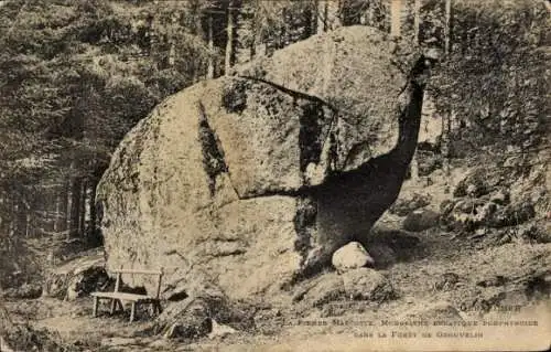 Ak Gérardmer Lothringen Vosges, Foret de Grouvelin, Monolithe Erratique Porphyroide