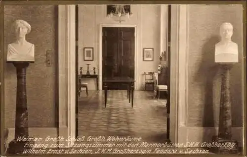 Ak Weimar in Thüringen, Großherzogliches Schloss, Eingang Sitzungszimmer, Marmorbüsten