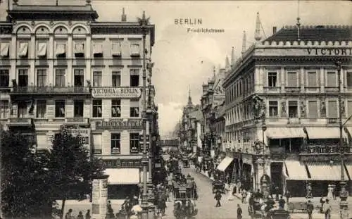 Ak Berlin Mitte, Friedrichstraße Ecke Unter den Linden, Victoria-Hotel, Geschäfte