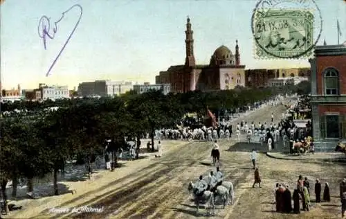 Ak Kairo Ägypten, Arrivée du Mahmel, Straßenansicht, Moschee