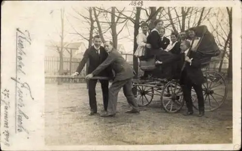 Ak Nürnberg in Mittelfranken, Gruppenfoto, Kutsche