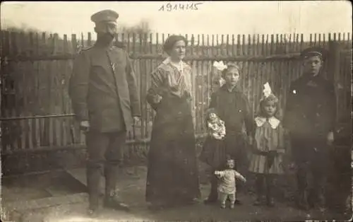 Foto Ak Sondershausen im Kyffhäuserkreis Thüringen, Familie Hans Hülme, 1914/15, Kinder, Puppen