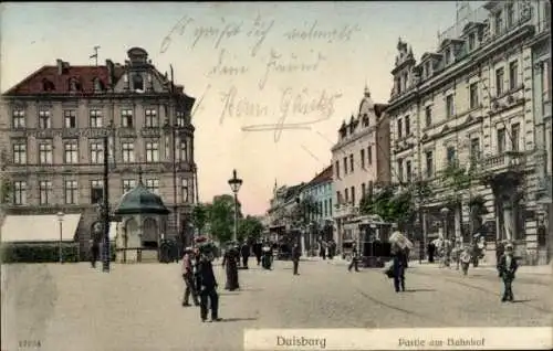 Ak Duisburg im Ruhrgebiet, Am Bahnhof, Straßenbahn, Passanten, Hotel Deutscher Kaiser