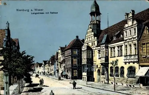 Ak Nienburg an der Weser, Langestraße mit Rathaus