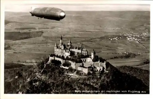 Ak Hechingen im Zollernalbkreis, Fliegeraufnahme, Zeppelin, Burg Hohenzollern